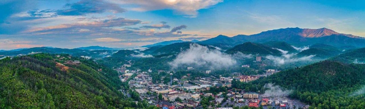 Smoky Mountains Studio With Balcony Гатлинбург Экстерьер фото
