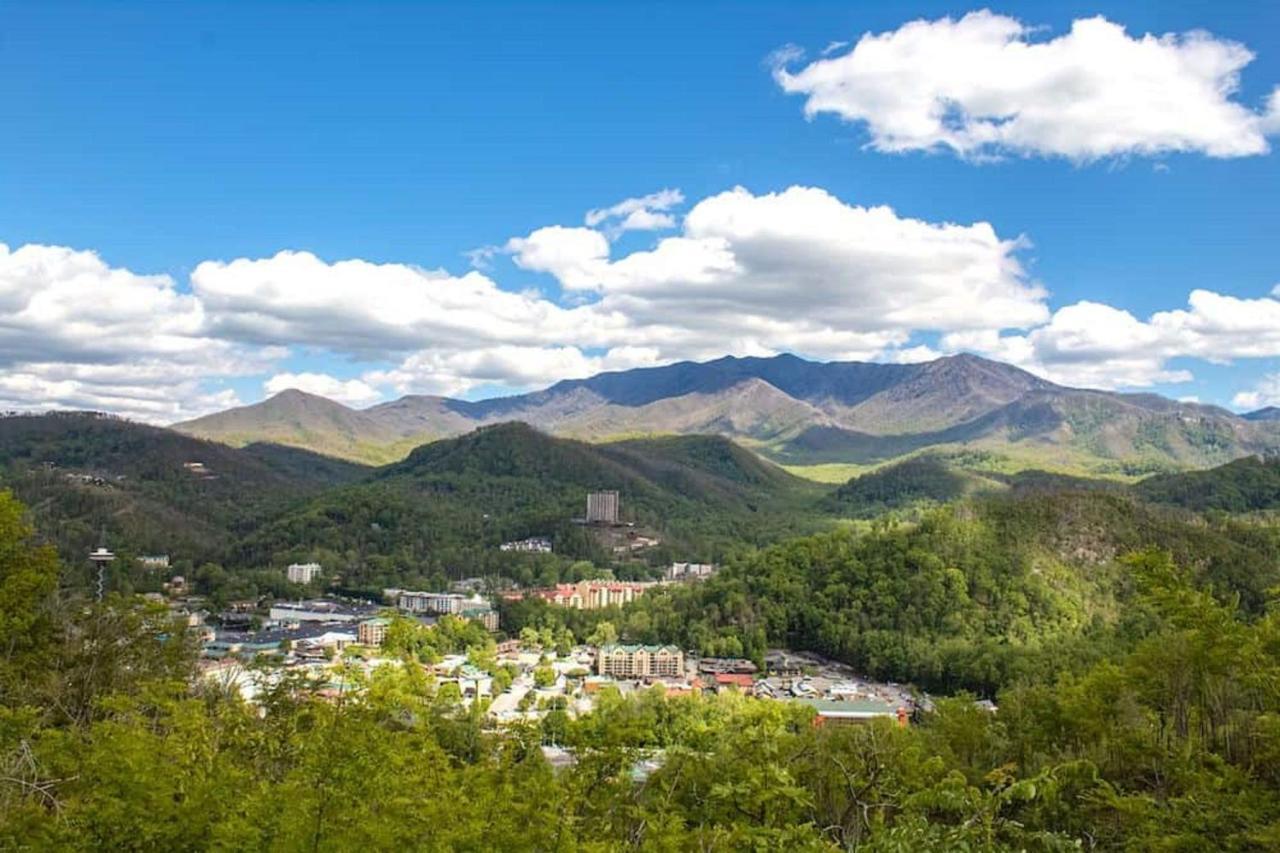 Smoky Mountains Studio With Balcony Гатлинбург Экстерьер фото